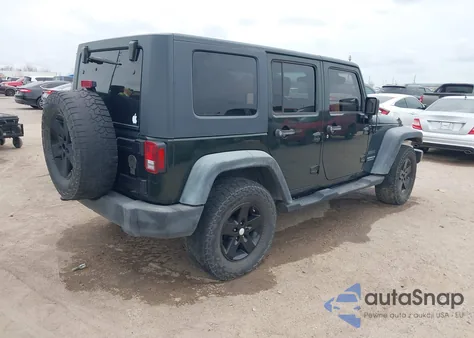 2010 Jeep Wrangler Unlimited Sport z USA, uszkodzony, nr VIN 1J4HA3H15AL124726